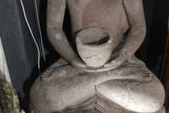 bouddha en pierre reconstitué