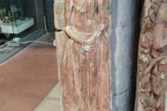 Poutre maison traditionnelle sculptée